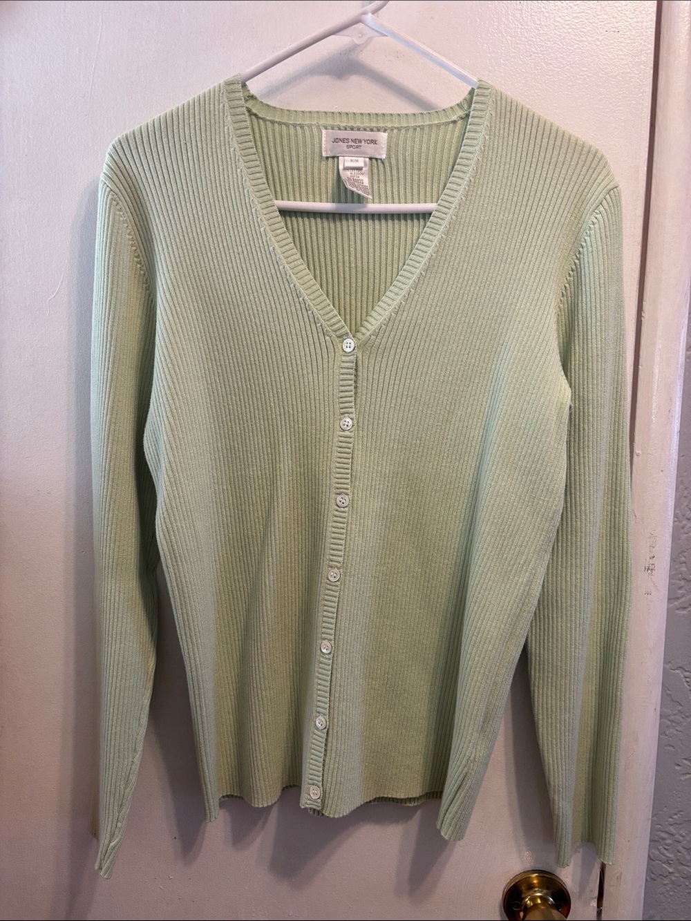 Jones New York Pale Green Ribbed V‑Neck Button Front Cardigan